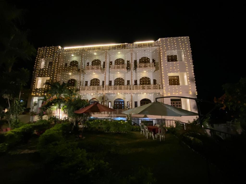 Hotel Fort View Tikamgarh エクステリア 写真