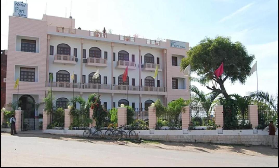 Hotel Fort View Tikamgarh エクステリア 写真