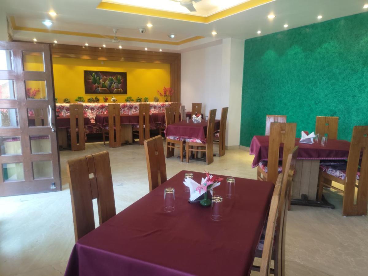 Hotel Fort View Tikamgarh エクステリア 写真